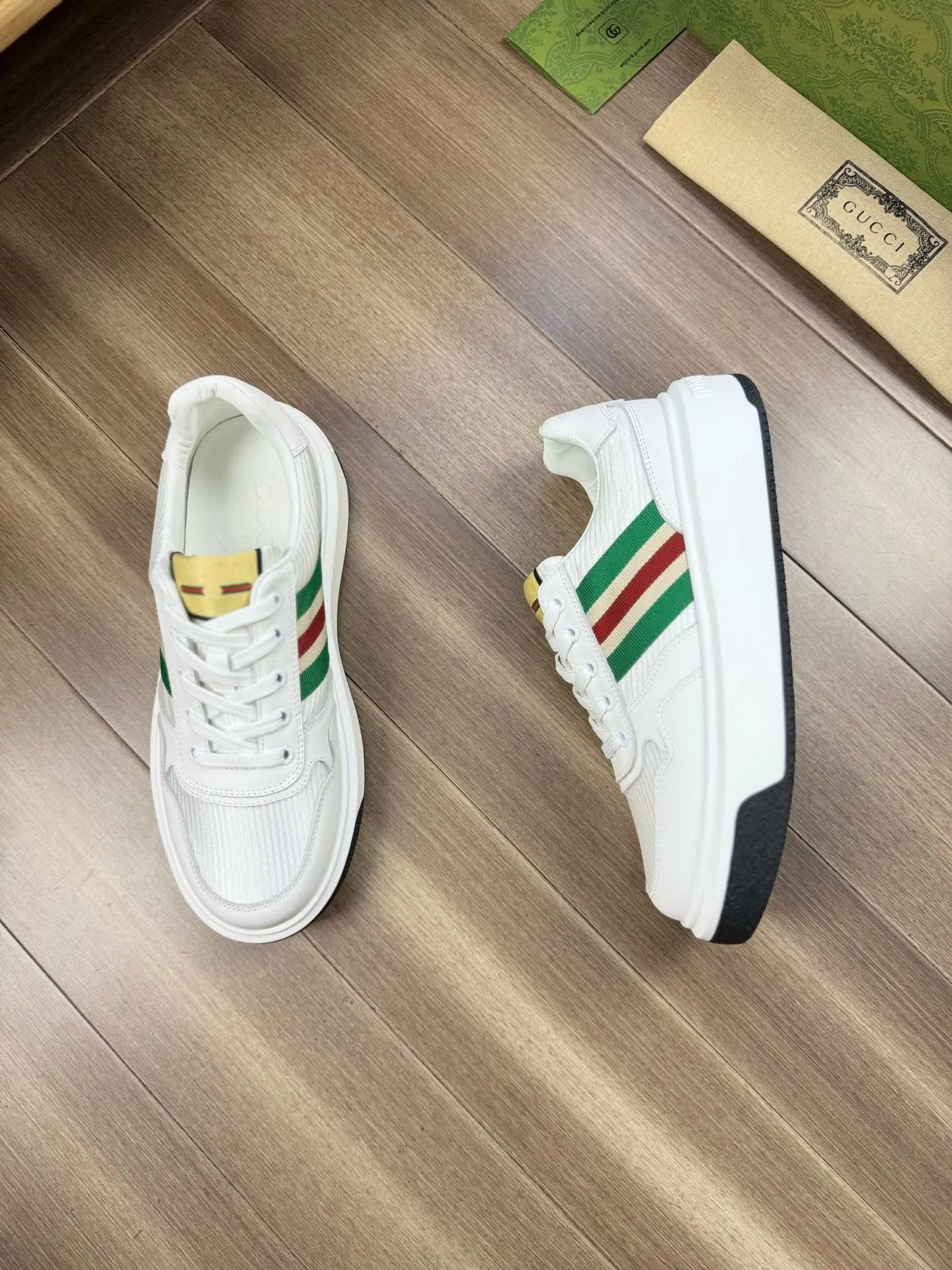 [Gucci] Gucci men's shoes 💰820💰 - High-end quality original order - Upper: 🔝Imported Nappa calfskin·Brand high mercerized cloth·Brand webbing -Inner: water-dyed cowhide, -Outsole: ultra-light T men's shoes💰U foam. Rubber; two-color molded outsole -Ultra-high quality control·Fine workmanship: highlighted (high-end·luxury·grade) -Size: 38-44 (45, can be customized)